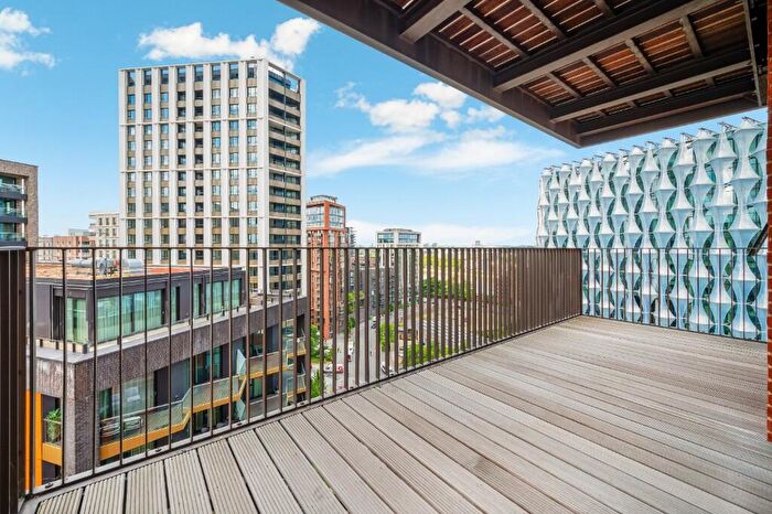 2 Bedroom Apartment For Sale In Embassy Gardens, Legacy Building, London, SW11