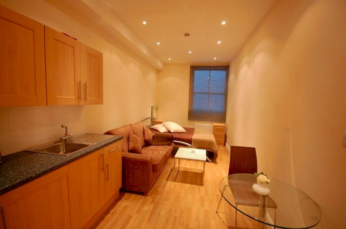 Studio To Rent In Palace Court, Notting Hill / Bayswater, W2