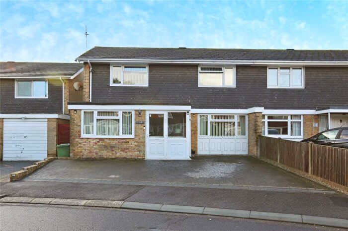 3 Bedroom Semi Detached House For Sale In Kingsdown Way, Southampton, Hampshire, SO18