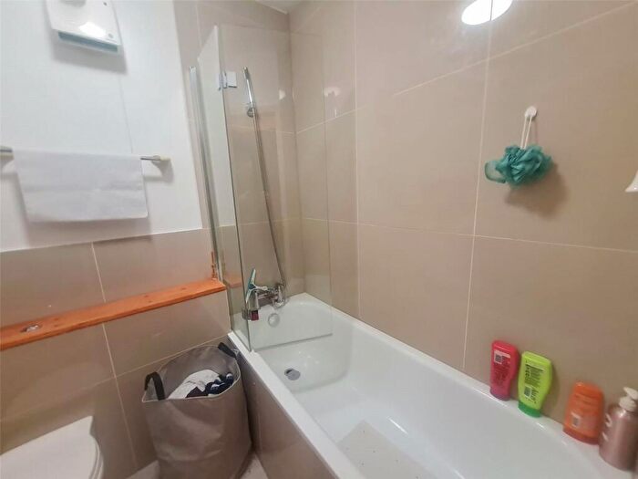 Apartment To Rent In Abbeyfields Close, Park Royal, London, NW10