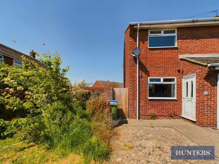 2 Bedroom Property To Rent In Constable Road, Hunmanby, Filey, YO14