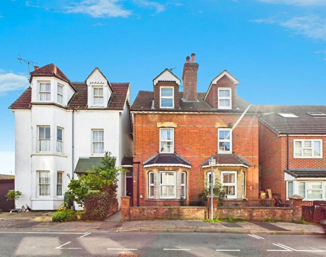 3 Bedroom Semi Detached House For Sale In Denne Parade, Horsham, RH12