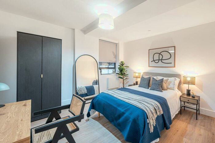 2 Bedroom Flat To Rent In Steeplemount House, Enfield, EN2