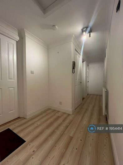 3 Bedroom Flat To Rent In Morrison Drive, Aberdeen, AB10