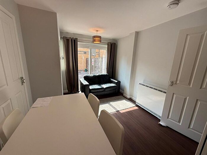 2 Bedroom Property To Rent In Wilson Place, Cave Street, OX4