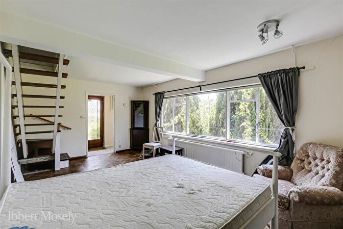 4 Bedroom Chalet For Sale In The Grove, Biggin Hill, Westerham, TN16
