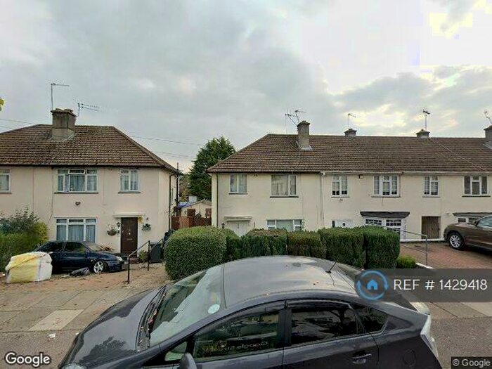 3 Bedroom End Of Terrace House To Rent In Harcourt Avenue, Edgware, HA8