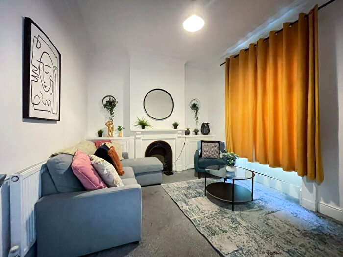 4 Bedroom Terraced House For Sale In Moira Street, Cardiff, CF24