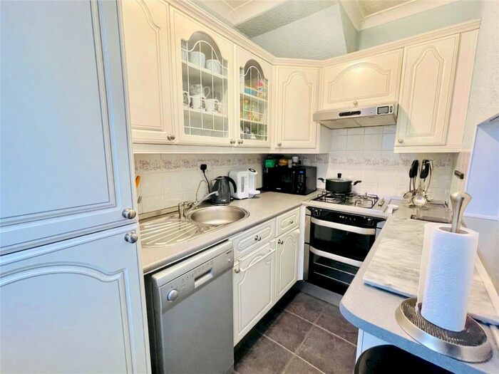 3 Bedroom End Of Terrace House To Rent In Lodge Avenue, Croydon, CR0