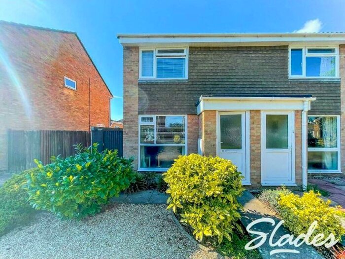 2 Bedroom End Of Terrace House To Rent In Howard Close, Mudeford, Christchurch, BH23