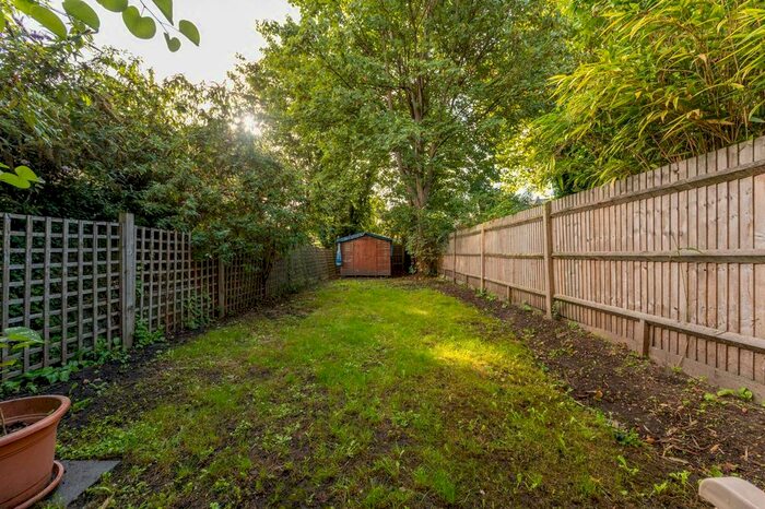 2 Bedroom Flat To Rent In Chiswick High Road, Chiswick, London, W4