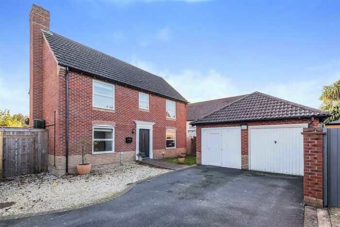 4 Bedroom Detached House To Rent In Reeves Road, Devizes, SN10