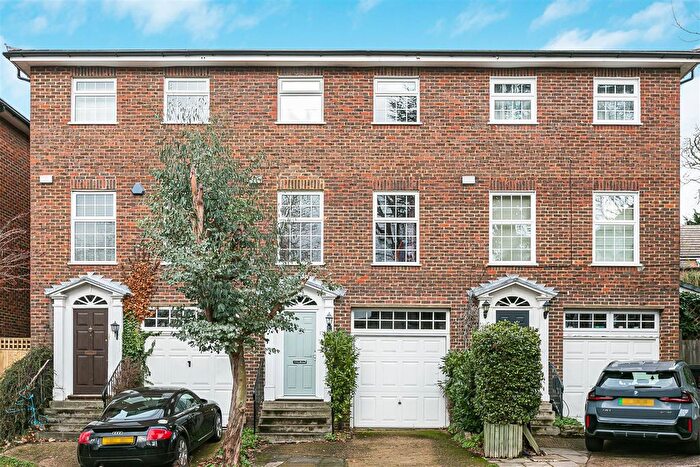 4 Bedroom Town House For Sale In Heatherdale Close, Kingston Upon Thames, KT2