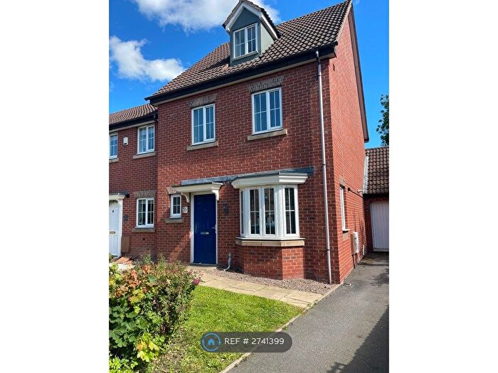 4 Bedroom Semi-Detached House To Rent In Parkside, Tamworth, B77