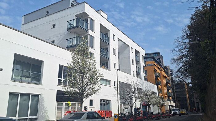 1 Bedroom Flat For Sale In Osiers Rd, London, SW18