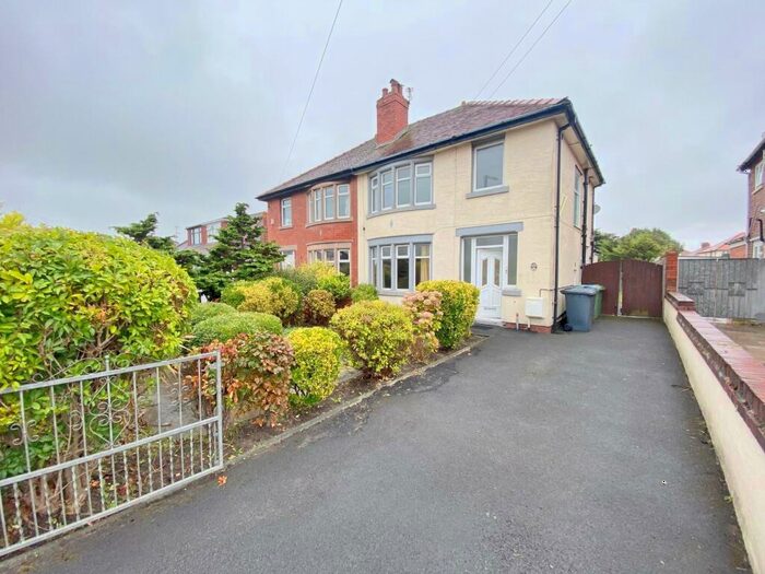 1 Bedroom Flat To Rent In St Leonards Road East, Lytham St. Annes, FY8