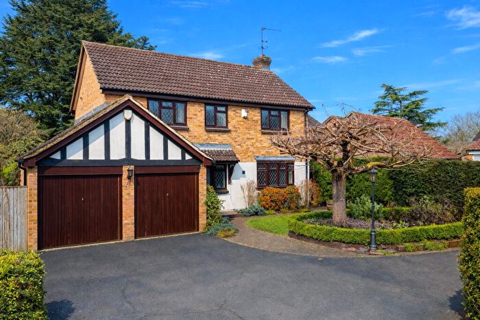 4 Bedroom Detached House For Sale In Duncan Gardens, Purley On Thames, Reading, Berkshire, RG8