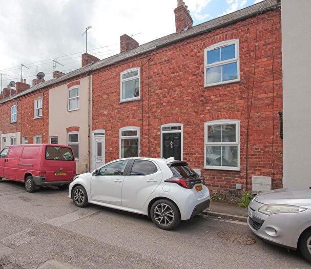 2 Bedroom Terraced House For Sale In Old Grimsbury Road, Banbury, OX16