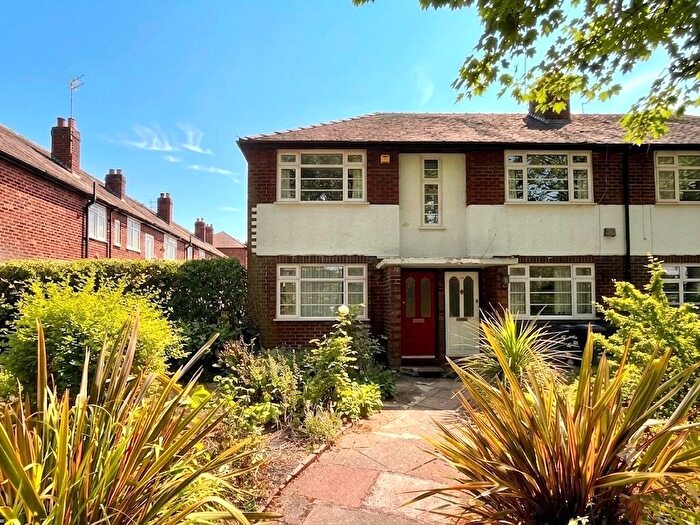 2 Bedroom Apartment To Rent In Sibson Road, Sale, M33