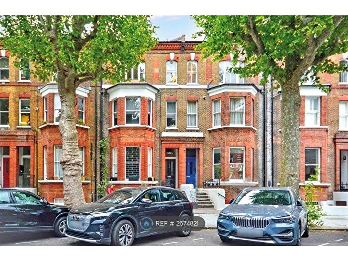 2 Bedroom Flat To Rent In Randolph Avenue, London, W9