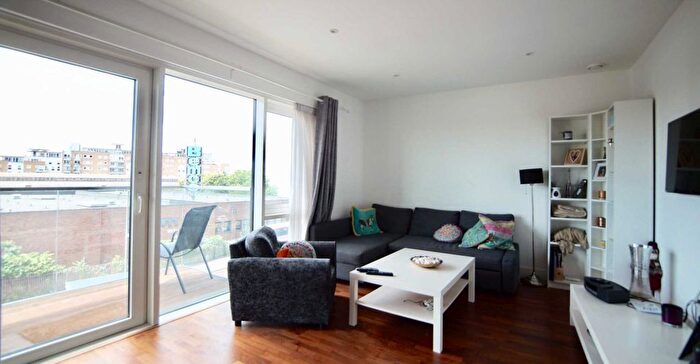 2 Bedroom Flat To Rent In Quarter House, Battersea Reach, Wandsworth, SW18