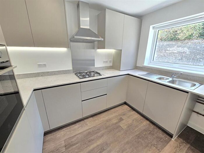 3 Bedroom Terraced House To Rent In College Road, DA11