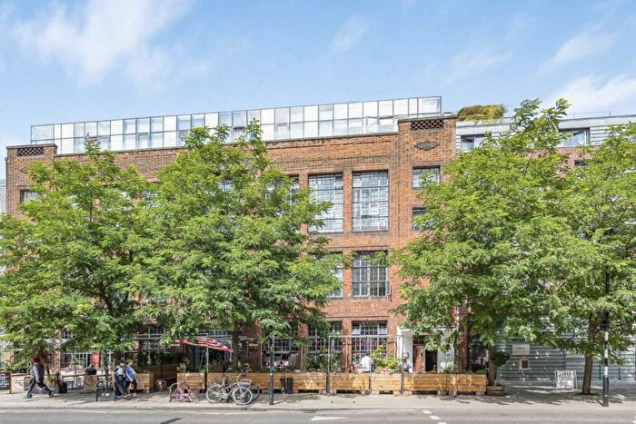 2 Bedroom Flat To Rent In Richmond Road, London Fields, E8