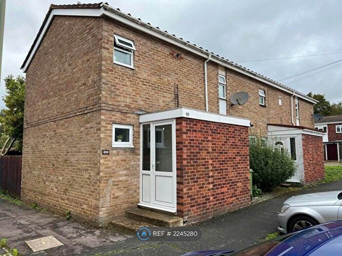 3 Bedroom Semi-Detached House To Rent In Belvoir Close, Fareham, PO16
