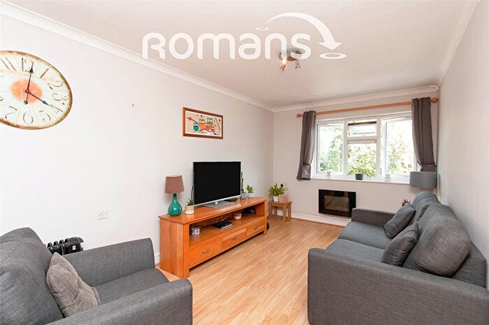 1 Bedroom Flat For Sale In Bartons Way, Farnborough, GU14