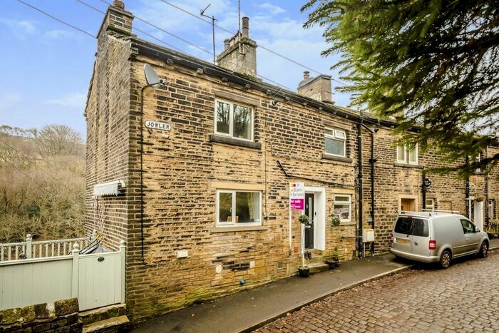3 Bedroom End Of Terrace House For Sale In Jowler, Luddendenfoot, Halifax, HX2