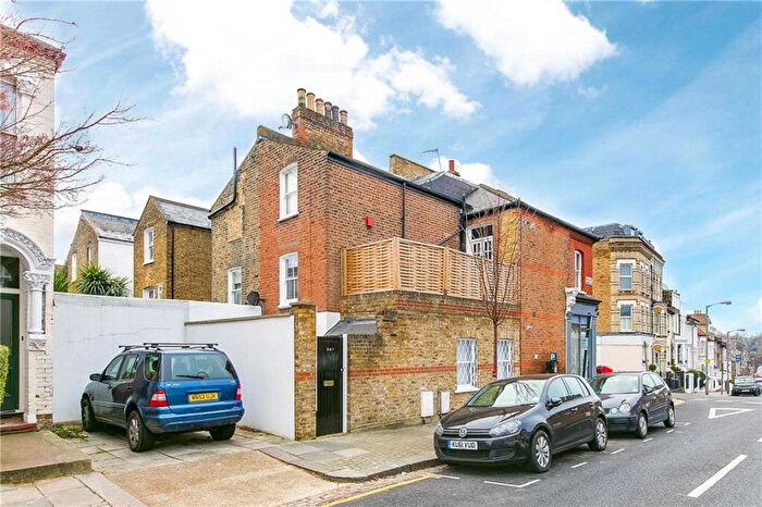2 Bedroom Flat For Sale In Shelgate Road, Between The Commons, SW11