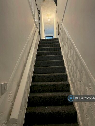 3 Bedroom Flat To Rent In Cobham Road, Westcliff-On-Sea, SS0