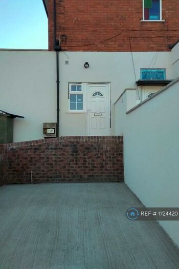 1 Bedroom Flat To Rent In New Road, Rednal, Birmingham, B45