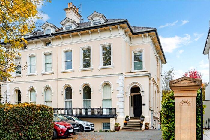 2 Bedroom Apartment For Sale In Lansdown Road, Cheltenham, Gloucestershire, GL51