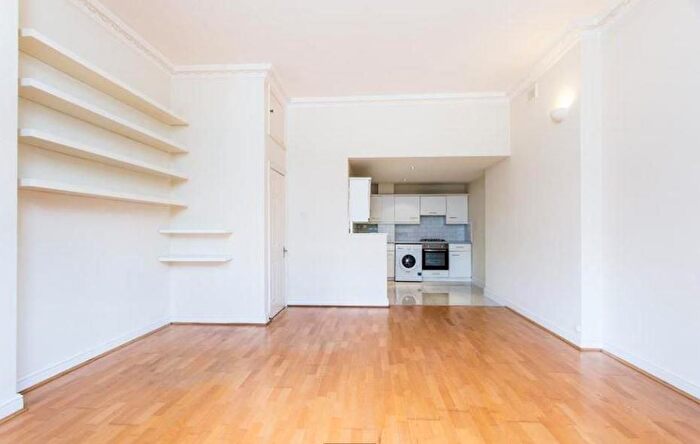 1 Bedroom Flat To Rent In Fitzjohns Avenue, South Hampstead, London, NW3