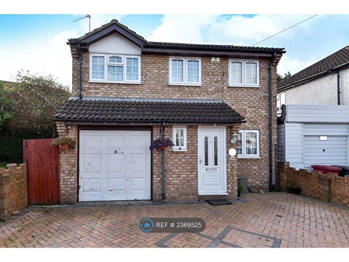 4 Bedroom Detached House To Rent In Bower Way, Slough, SL1