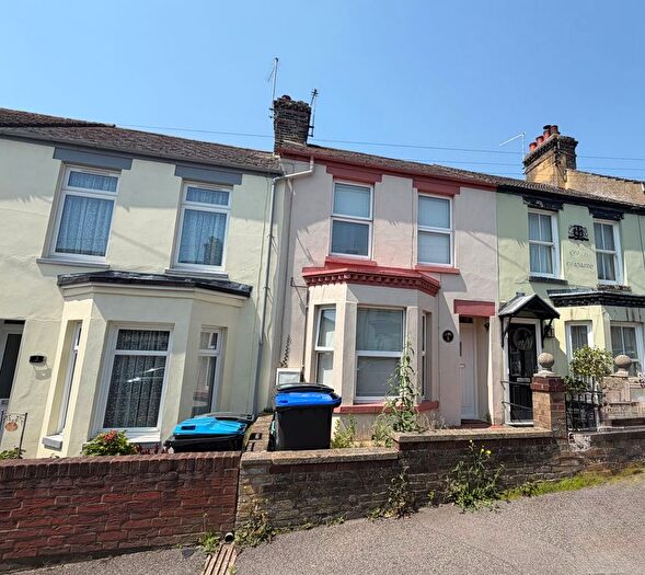 2 Bedroom Property To Rent In Kitchener Road, Dover, CT17
