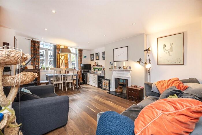2 Bedroom Flat For Sale In New Road, Whitechapel, London, E1