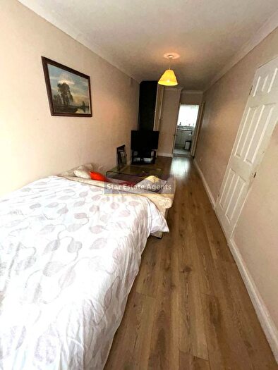Studio To Rent In Hicks Avenue, Greenford, Greater London, UB6