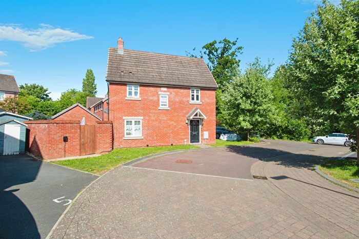 3 Bedroom Semi-Detached House For Sale In Pale Manor Close, Malvern, WR14