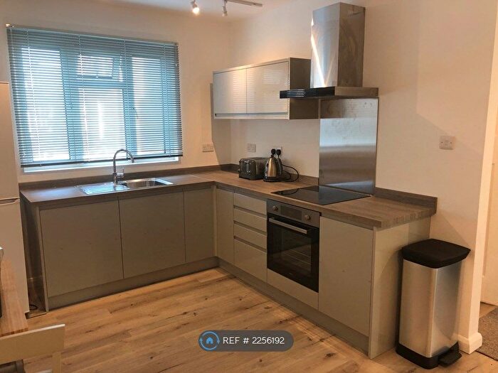 1 Bedroom Flat To Rent In Durnsford Road, SW19