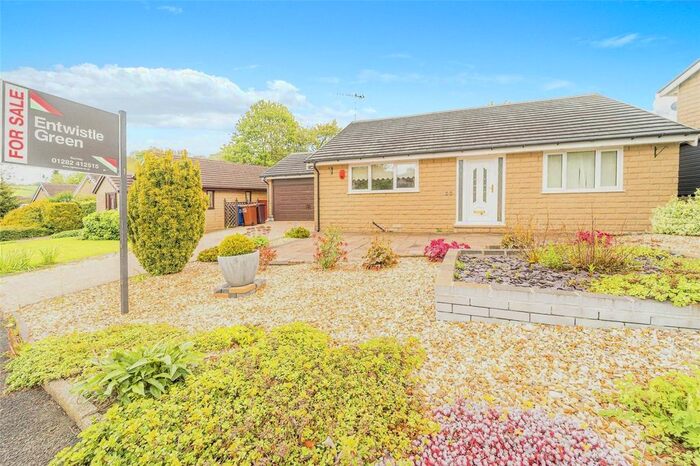3 Bedroom Bungalow For Sale In Broad Ing Close, Cliviger, Burnley, Lancashire, BB10