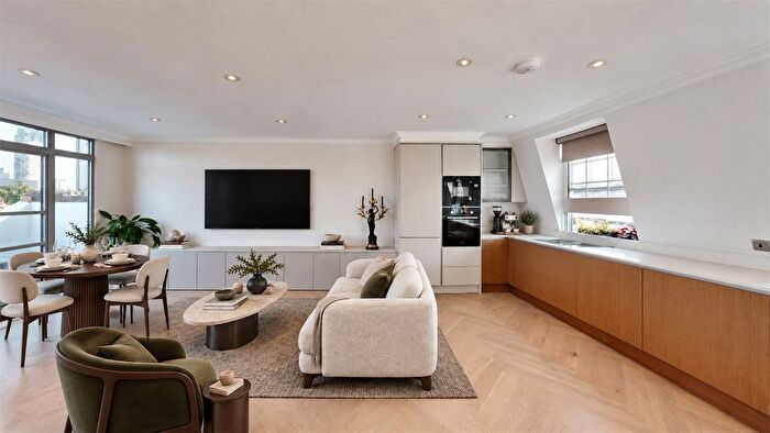 2 Bedroom Flat For Sale In Danbury Street, Angel, Islington, London, N1