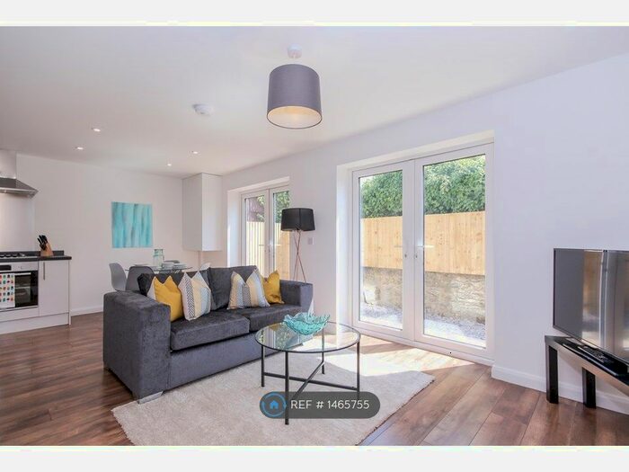 1 Bedroom Flat To Rent In T M Rana Court, Cowley, Oxford, OX4