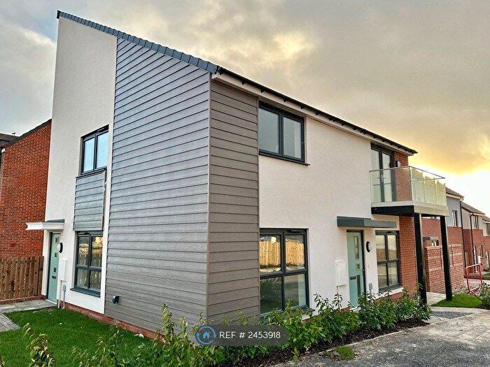 2 Bedroom Flat To Rent In Scotswood, Newcastle Upon Tyne, NE15