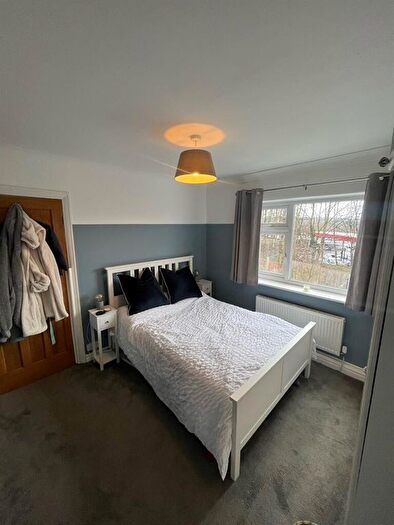 3 Bedroom Flat To Rent In Norwood Road, London, SE24
