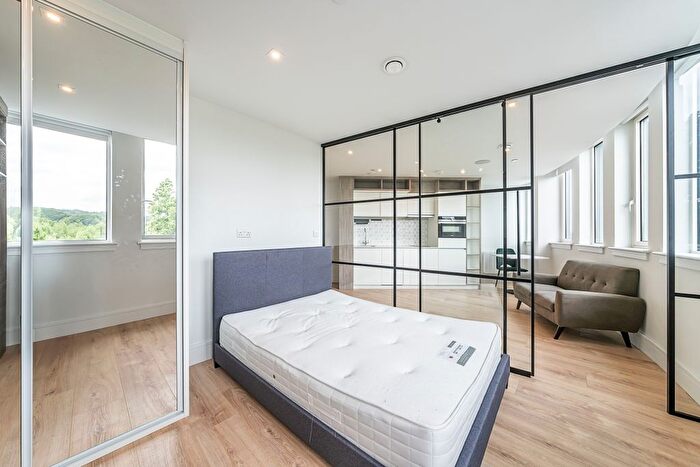 Studio To Rent In Brighton Road, Purley, CR8