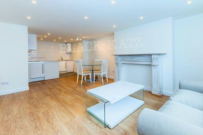 2 Bedroom Flat To Rent In Parkway, NW1