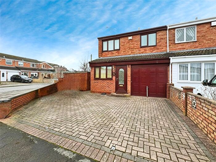 3 Bedroom Semi Detached House For Sale In Wood Street, Bedworth, Warwickshire, CV12