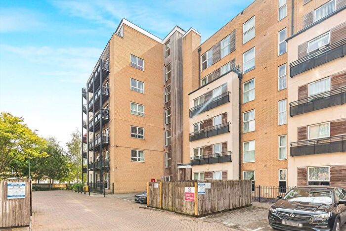 1 Bedroom Flat For Sale In Lanadron Close, Isleworth, TW7